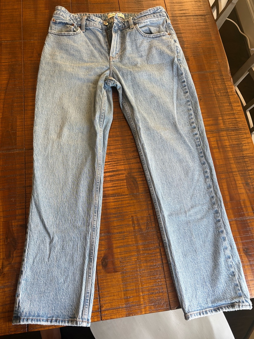 Abercrombie Curve Love Mid Rise 90s Straight Jeans Light Wash Size 30